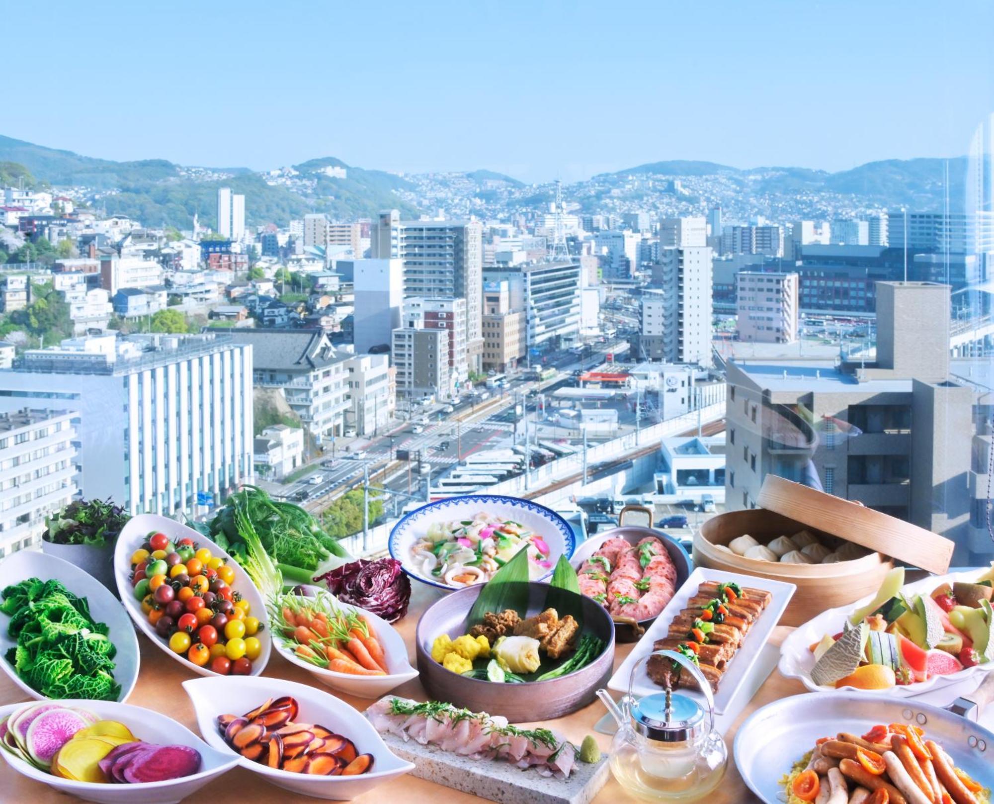The Global View Nagasaki Hotel Luaran gambar A view of the city