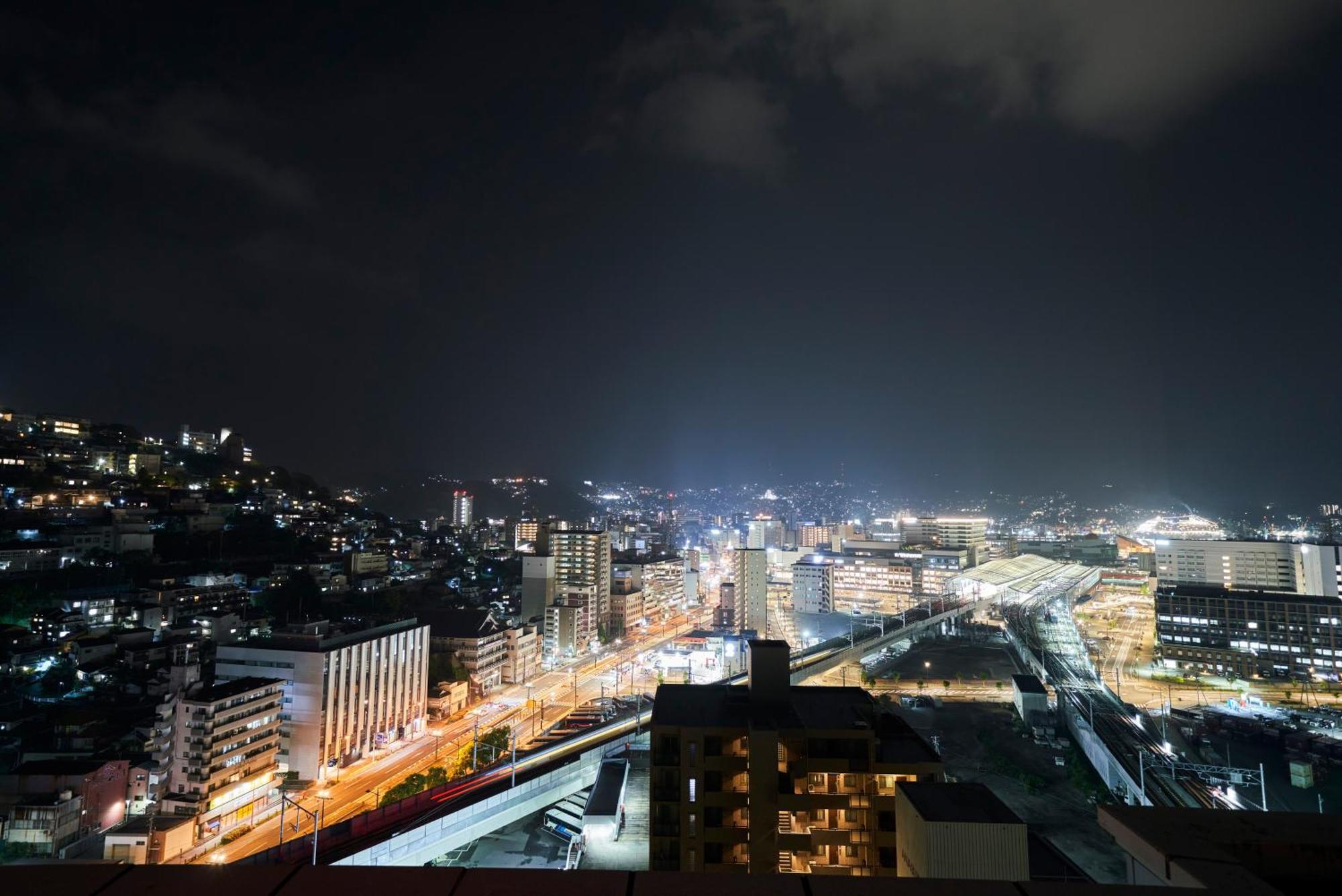 The Global View Nagasaki Hotel Luaran gambar The city of Nicosia at night