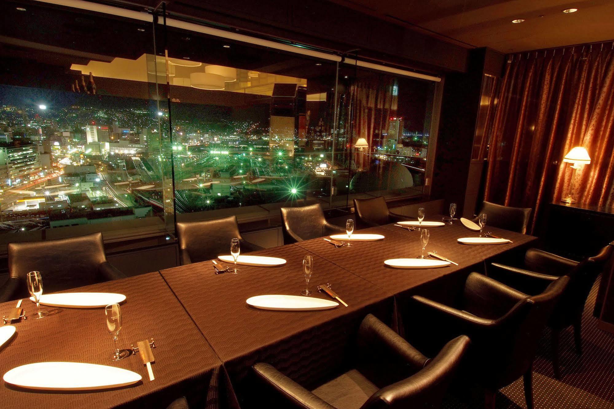 The Global View Nagasaki Hotel Luaran gambar The interior of the restaurant